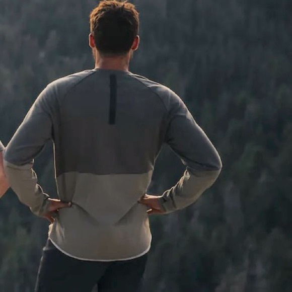 Lululemon Escape and Explore LS Size Medium Color Sage Stone and Silver - Picture 4 of 16